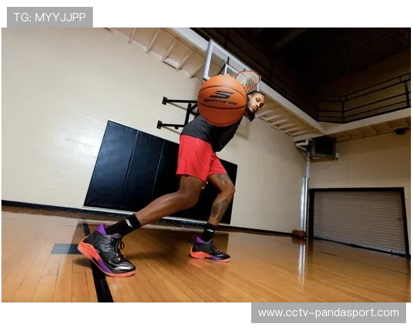 雷霆中锋哈尔滕施泰因签约斯凯奇，加入品牌篮球阵营