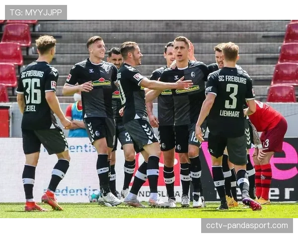 战术图解：弗赖堡如何通过边翼卫换位击穿科隆防线